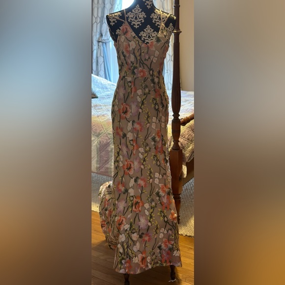 Prom dress - Picture 1 of 6